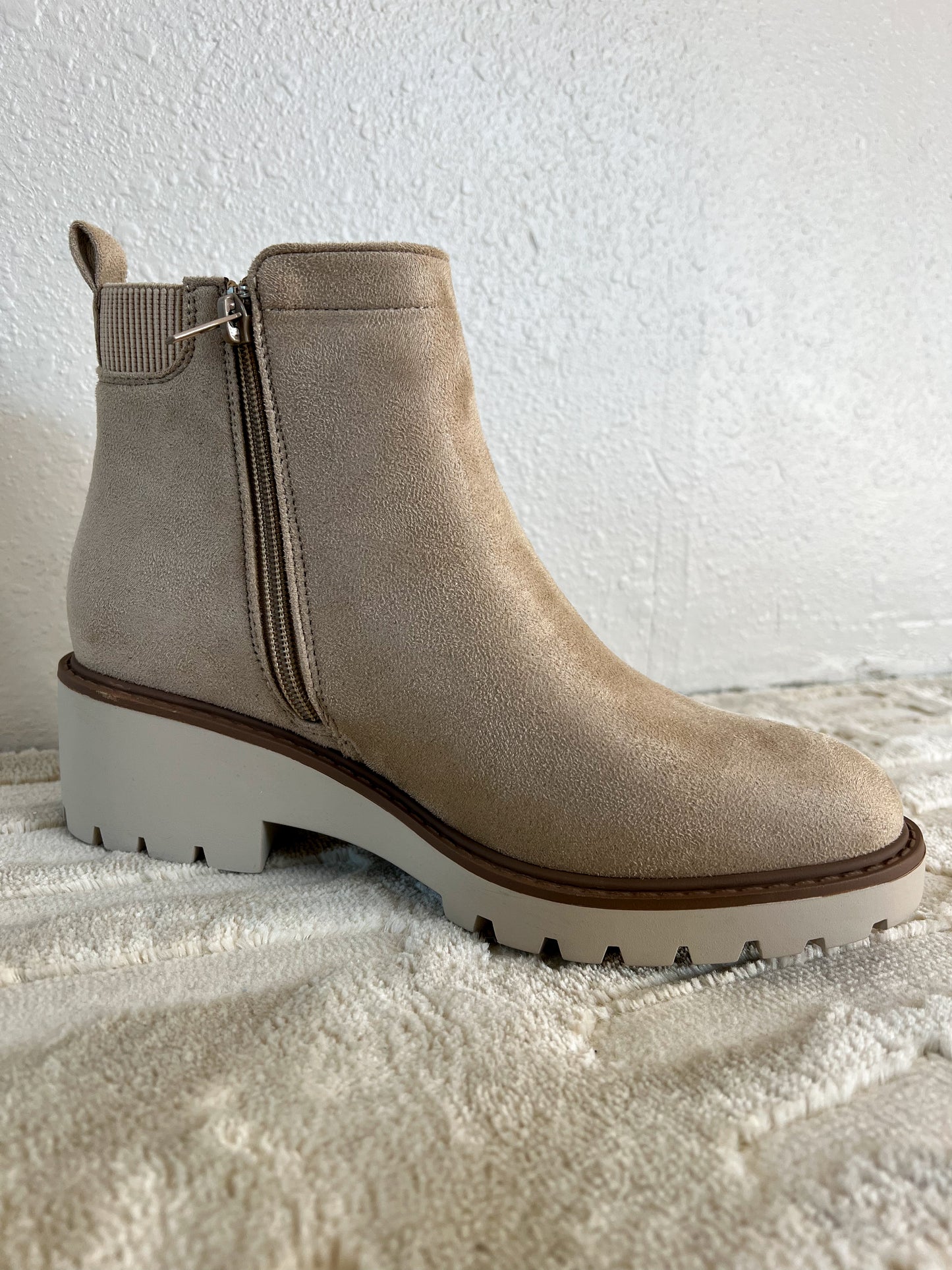 Chelsea Boot in WHEAT